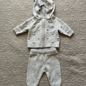 0-3 Gap baby blue knitted set.